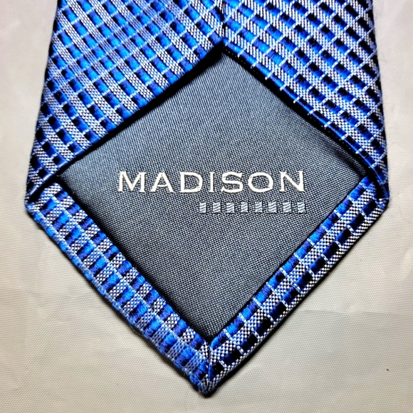 Madison 💯 Silk Men's Necktie 57-60" x 3" Blue/Silver Woven Micro-Geometric Nice - Picture 3 of 10